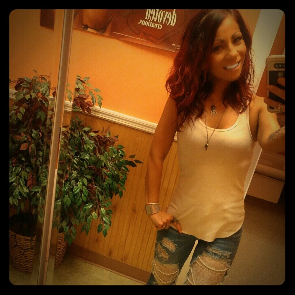 Meet your Posher, Lara